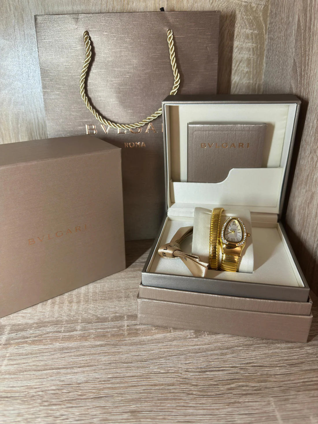 BVLGARI SERPENTI BRACELET COFFRET